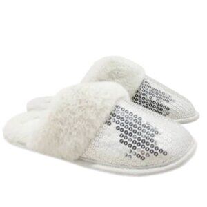 Auden Women's Rae Metallic Scuff Slippers Silver Size Medium 7/8 *NEW*